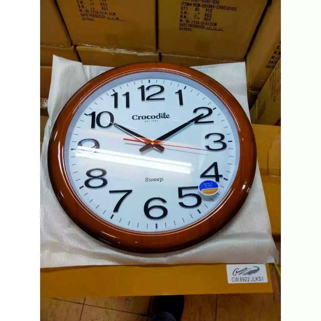 Crocodile 48 x 5.4 cm Classical Sweep Movement Wooden Pattern 3D Arabic Numeral Round Shape Wall Clock model CW8922