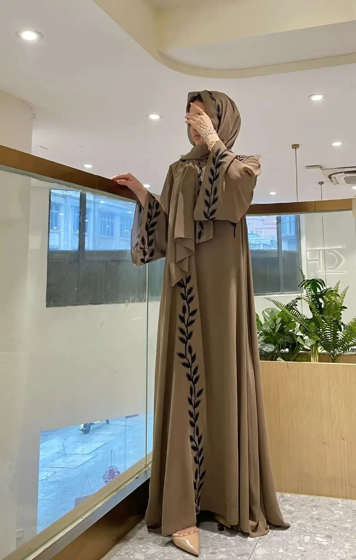 Abaya Muslim Eid untuk Wanita Pakaian Sulaman dengan Tudung Set 2 Keping Dubai Arab Jubah Panjang Maghribi Abaya Kaftan Tudung Cantik