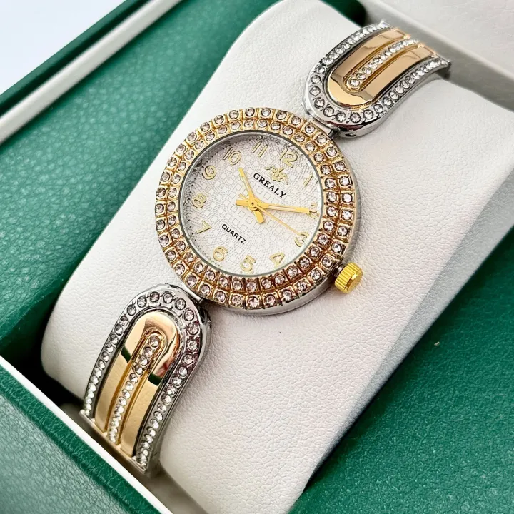 2025 New Style Round Quartz Watch Niche Light Luxury Simple Temperament High-value All-match Watch