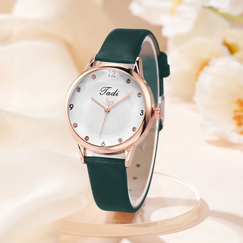 popular fashion diamond-studded heart colorful diamond women's watch with a leather strap for girls. Jam tangan wanita berlian