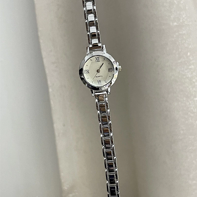 Fashion Women Watches Vintage Small Round Dial Stainless Steel Band Analog Quartz Wristwatch