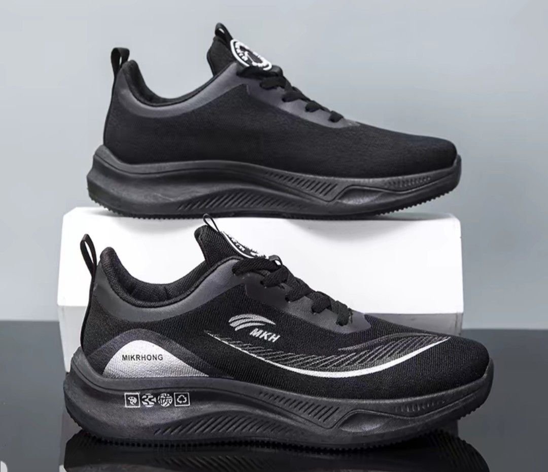 运动跑鞋 透气款 / Breathable running shoes