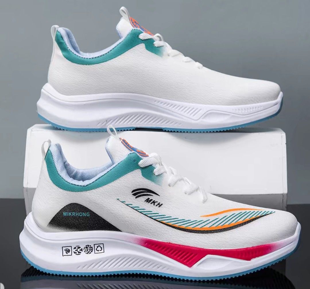 运动跑鞋 透气款 / Breathable running shoes