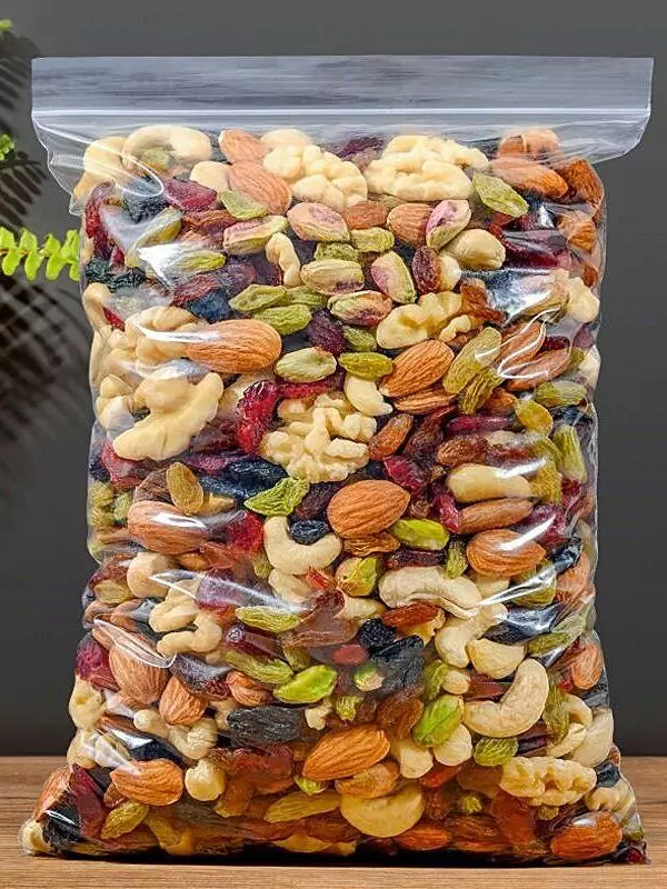Mixed Fresh Nuts types 500g -1KG of Walnut-almond-Gaju-black raisins-golden raisins high quality.
