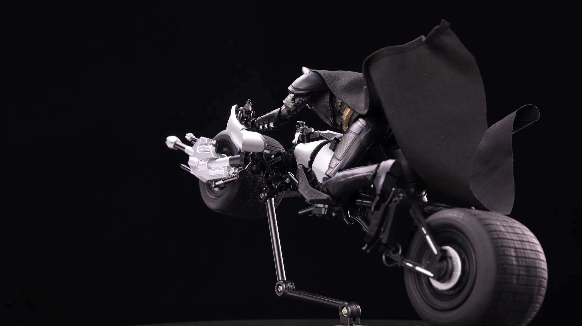 MODOKING DC Batman BATPOD Bruce Wayne Justice League The Dark Knight Action Figure SDARK KNIGHT TRILOGY Collection Model Toy Gif