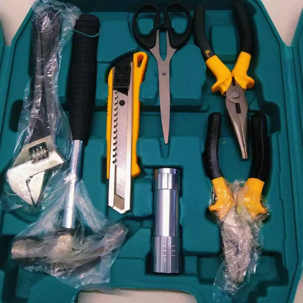 WORKING TOOL 13 PCS TOOLS SET Spanner Sets COMBINATION YL-8013 HARDWARE CAR HOME PACKAGE REPAIRING MULTIFUNCTION TOOLBOX KIT HAMMER SPANNER WRENCH TAPE METER REPAIRING TOOLS SCREW DRIVER SET